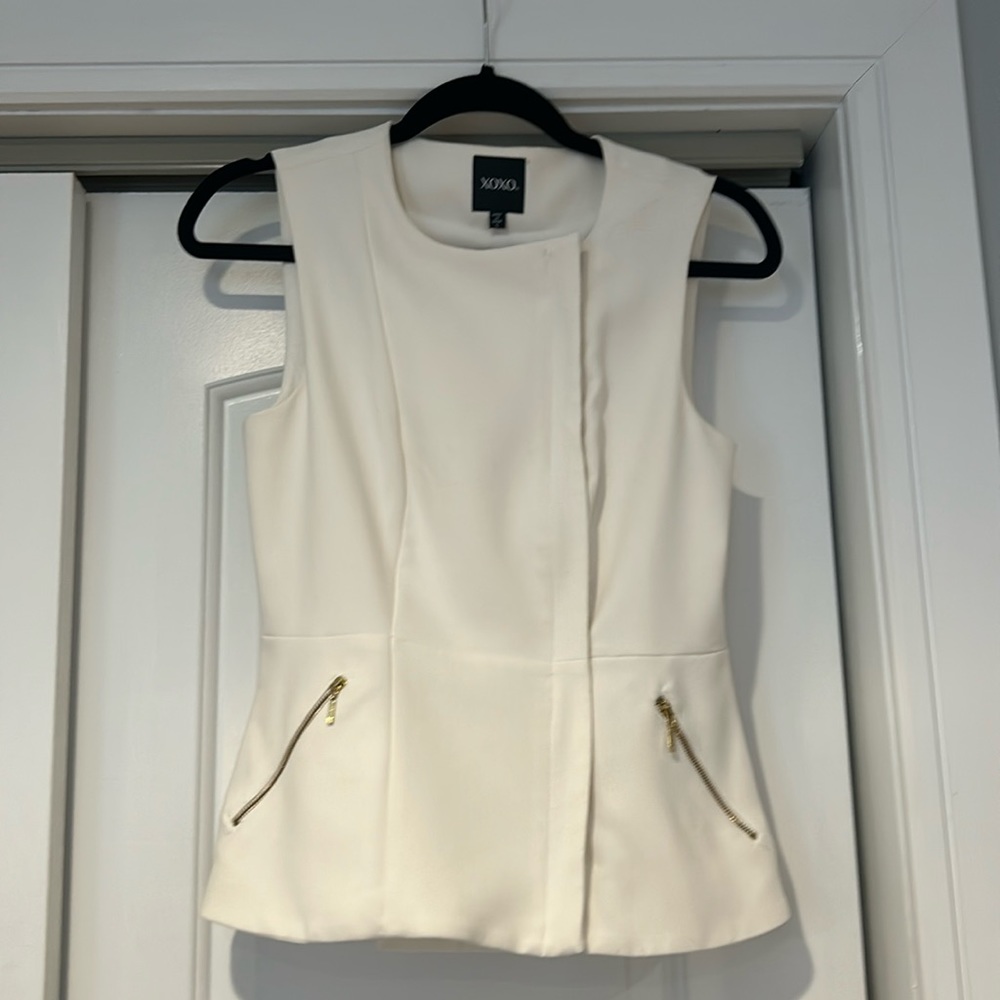 XOXO CREAM Vest with Gold zippers Lined Size Small Stretchy